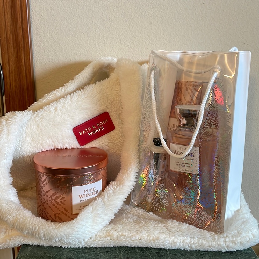 BATH AND BODY WORKS PURE WONDER GIFT BUNDLE NWT!